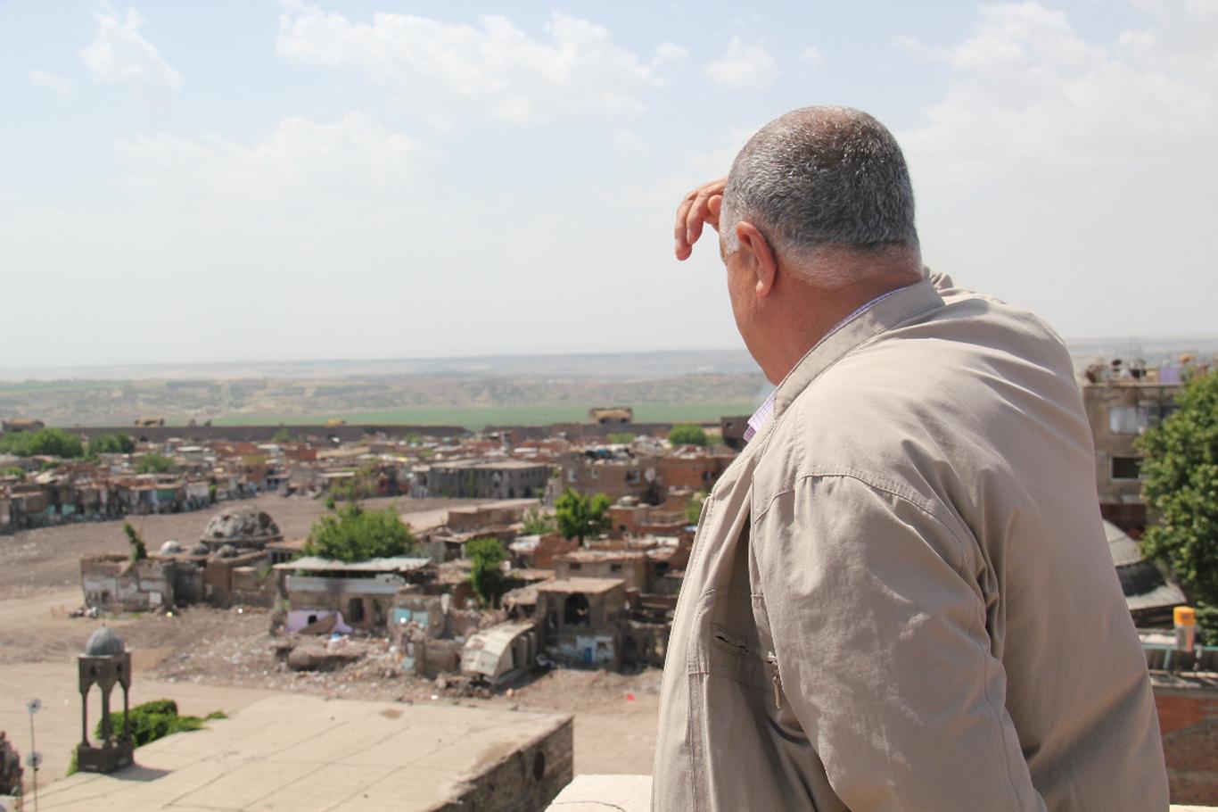 Sur'a hüzünlü bakışlar Sur'a hüzünlü bakışlar